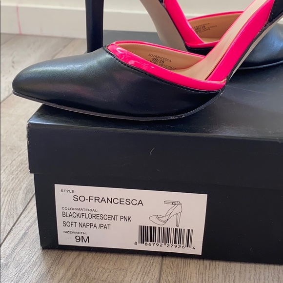 Sole Society black heels with hot pink detail - Picture 5 of 7